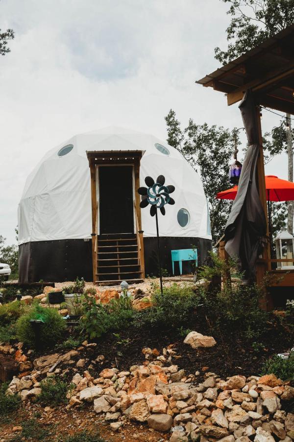 فندق Waterfront Luxury Glamping Dome Rogersville المظهر الخارجي الصورة