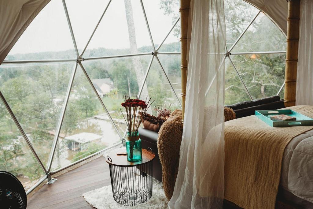 فندق Waterfront Luxury Glamping Dome Rogersville المظهر الخارجي الصورة