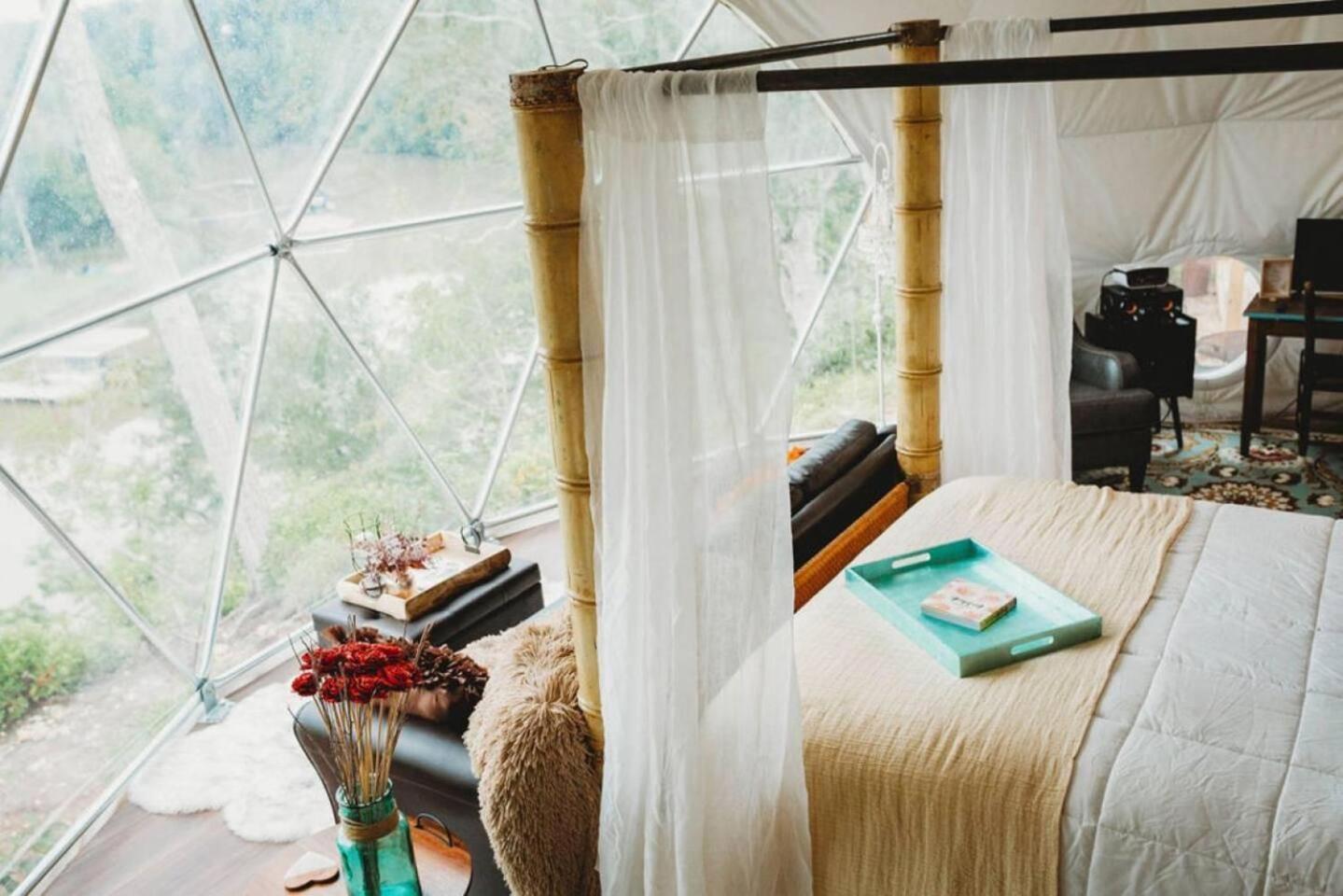 فندق Waterfront Luxury Glamping Dome Rogersville المظهر الخارجي الصورة