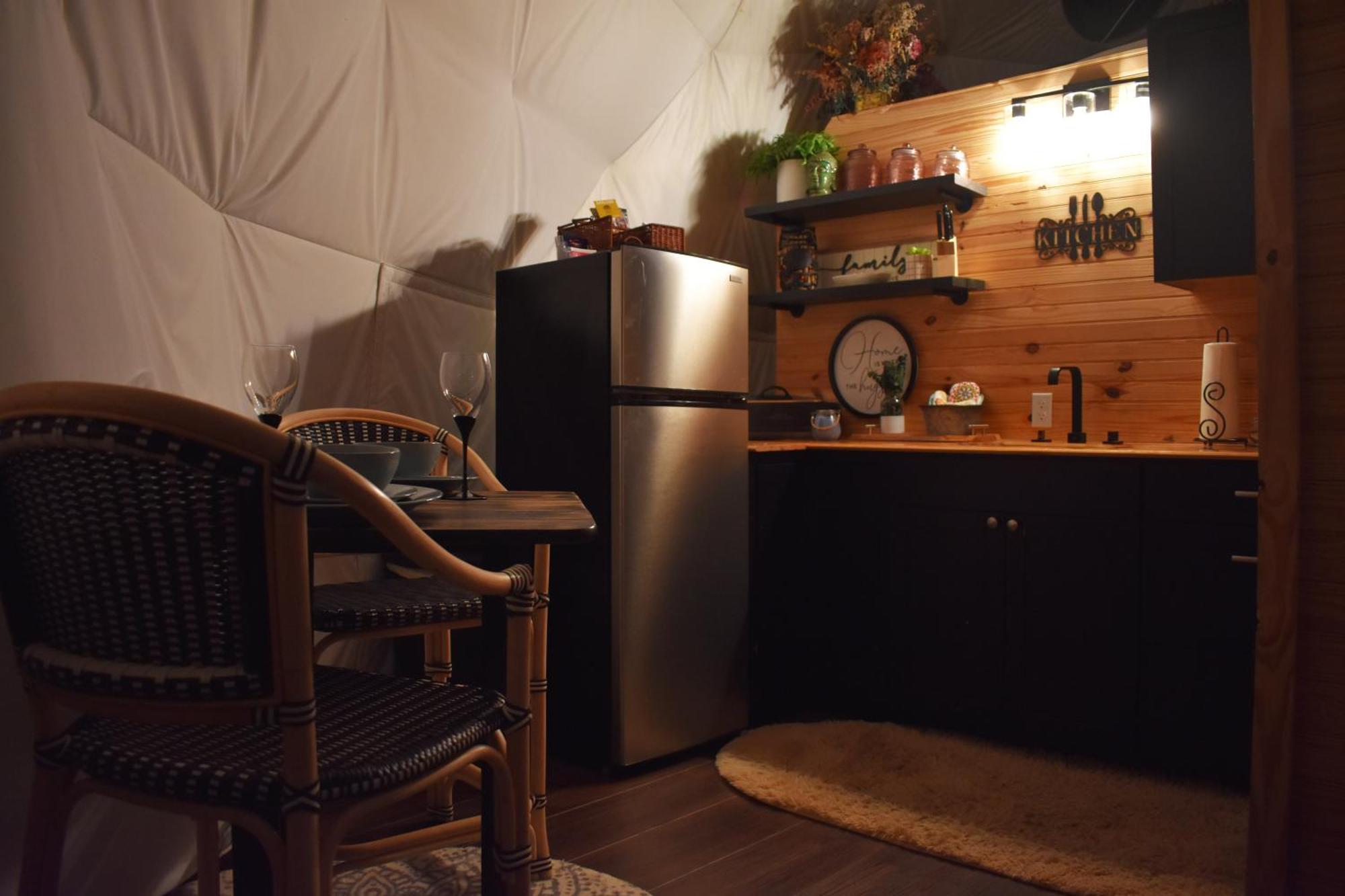 فندق Waterfront Luxury Glamping Dome Rogersville المظهر الخارجي الصورة