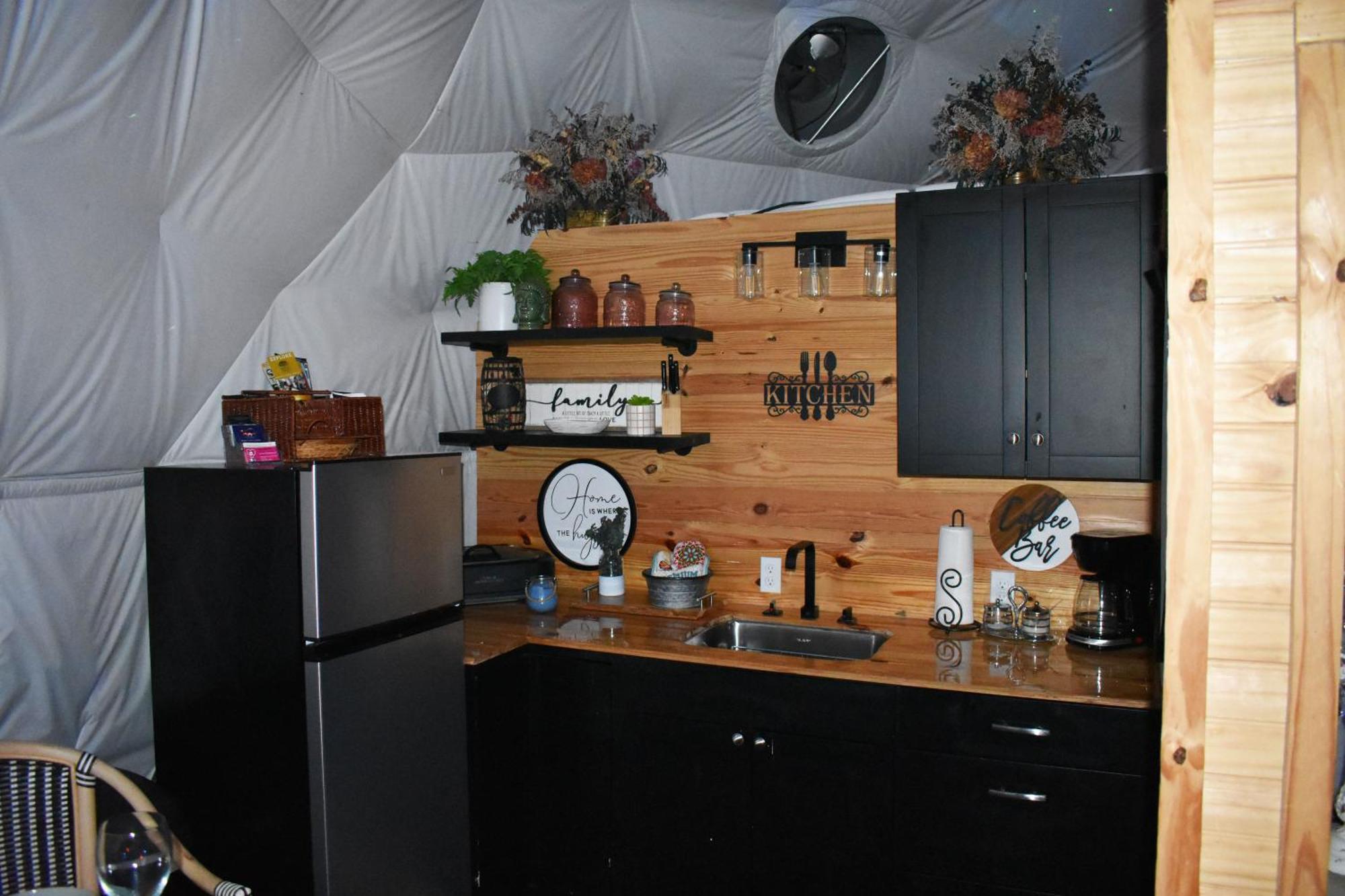 فندق Waterfront Luxury Glamping Dome Rogersville المظهر الخارجي الصورة