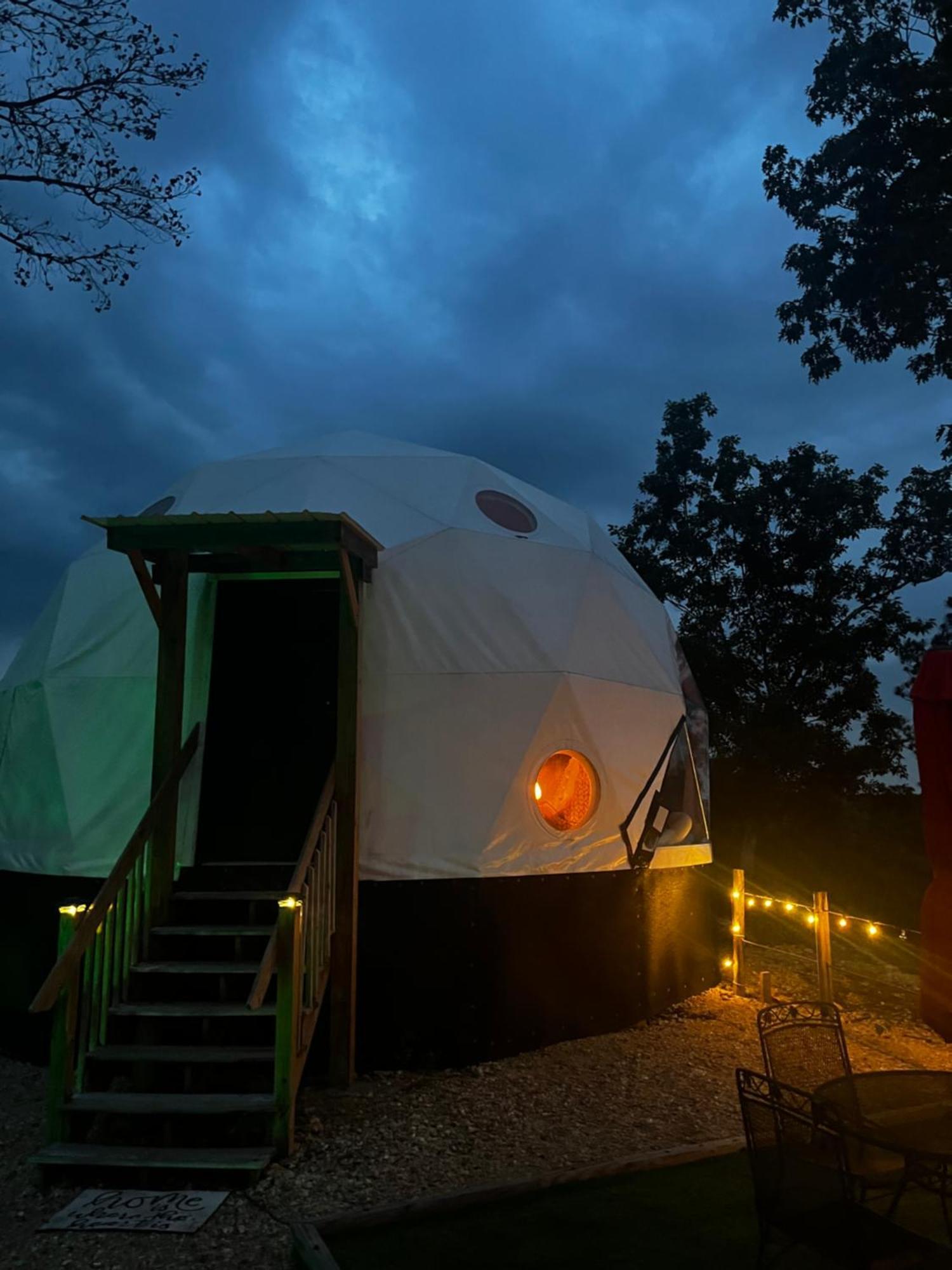 فندق Waterfront Luxury Glamping Dome Rogersville المظهر الخارجي الصورة